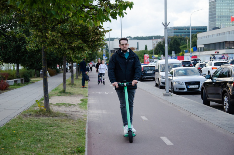 Dieną be automobilio – 500 nemokamų el. paspirtukų visoje šalyje