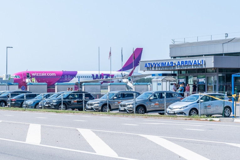 Aviacijos vasaros sezono startas jau šį savaitgalį: atnaujinamos ir pristatomos naujos tiesioginių skrydžių kryptys