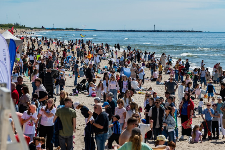 Rekordinis aitvarų festivalis „Vėjų vėjai“ sulaukė daugiau nei 15 tūkst. lankytojų