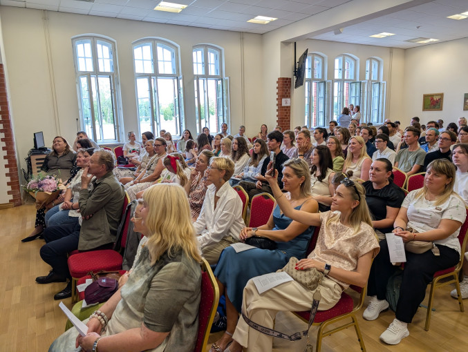 Mėnuo lietuviškai: KU vasaros akademiją užbaigė dalyviai iš 30 pasaulio šalių