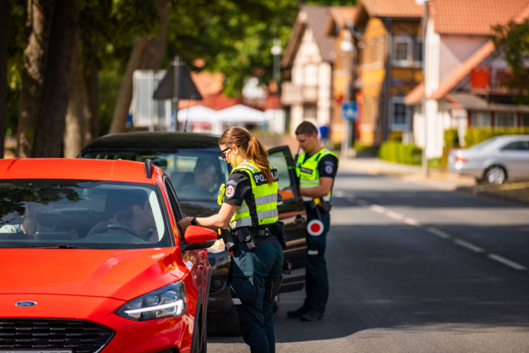 Policija pradėjo savaitę truksiantį vairuotojų blaivumo kontrolės reidą