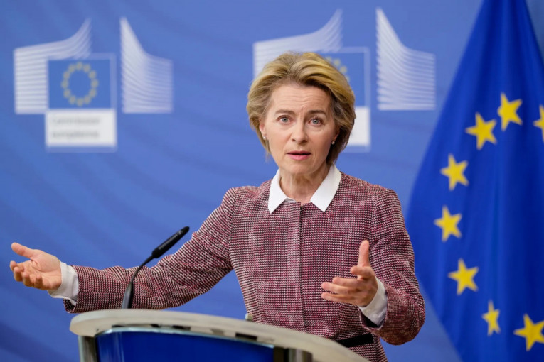 Europos Komisija pranešė siūlanti visiškai drausti rusiškos naftos importą