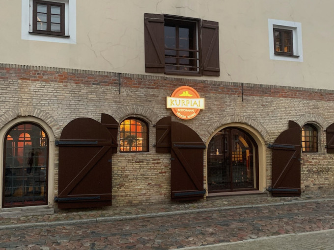 Palangiškiai atgaivino Klaipėdos legendinį džiazo barą „Kurpiai“