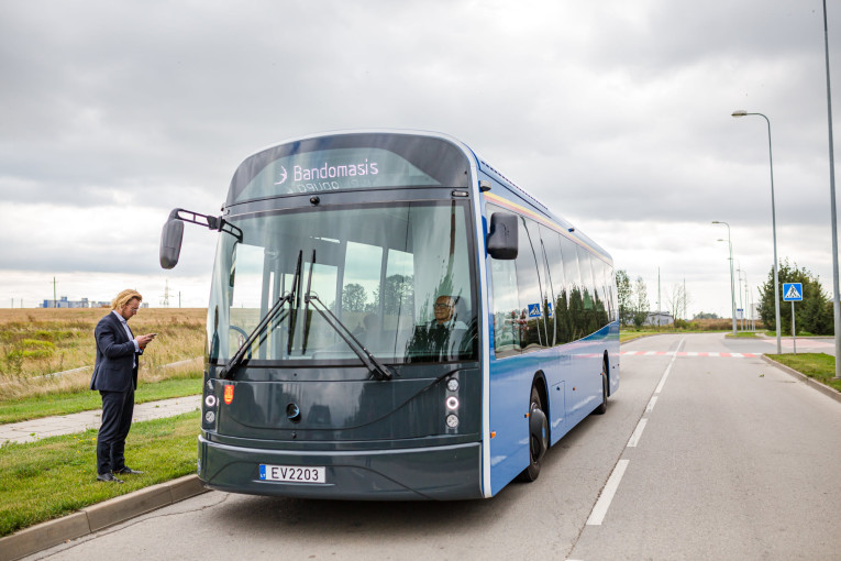 „Dancer“ elektrinių autobusų bendrovė paskelbė bankrotą