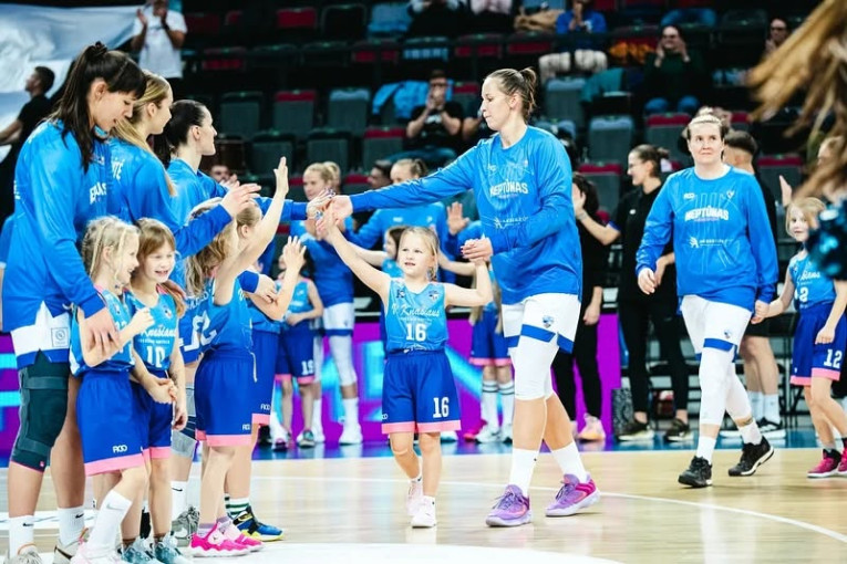 Moterų krepšinio komanda „Neptūnas“ kviečia vaikus ir jaunimą į nemokamą atvirą treniruotę