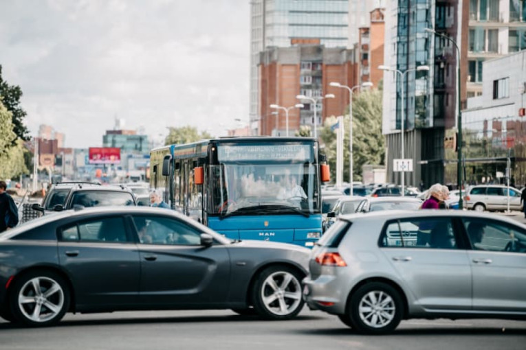 Šilutės plento atkarpa prie Rimkų pervažos uždaroma: autobusų maršrutai keičiasi