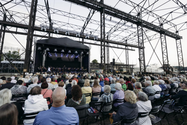Klaipėdos festivalis: „Carmina Burana“ begriūnančio pasaulio vaizdus jungs su populiaria nuobodulio estetika