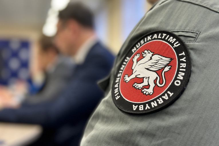 Įkliuvo 8 automobilių prekeiviai – sulaukė įtarimų dėl daugiau nei 0,5 mln. eurų mokesčių išvengimo