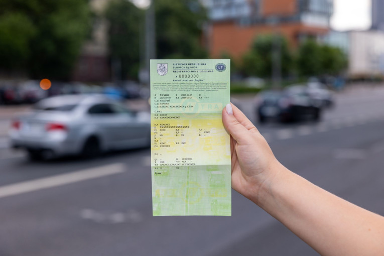 Nuo liepos 1-osios keisis transporto priemonės registracijos liudijimas