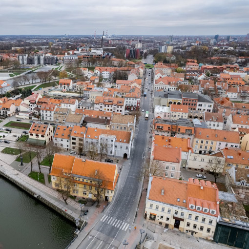 Klaipėdos Tiltų g. keičiamos senos atramos su dekoratyviniais šviestuvais