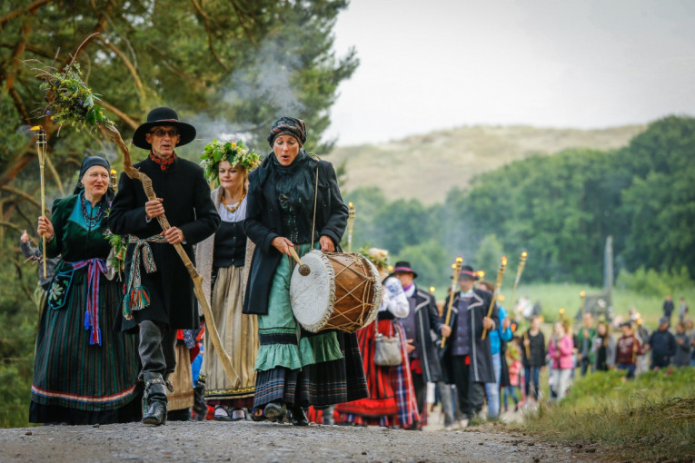Festivalis „Tek saulužė ant maračių“ Neringoje kviečia patirti muziką ir gamtą