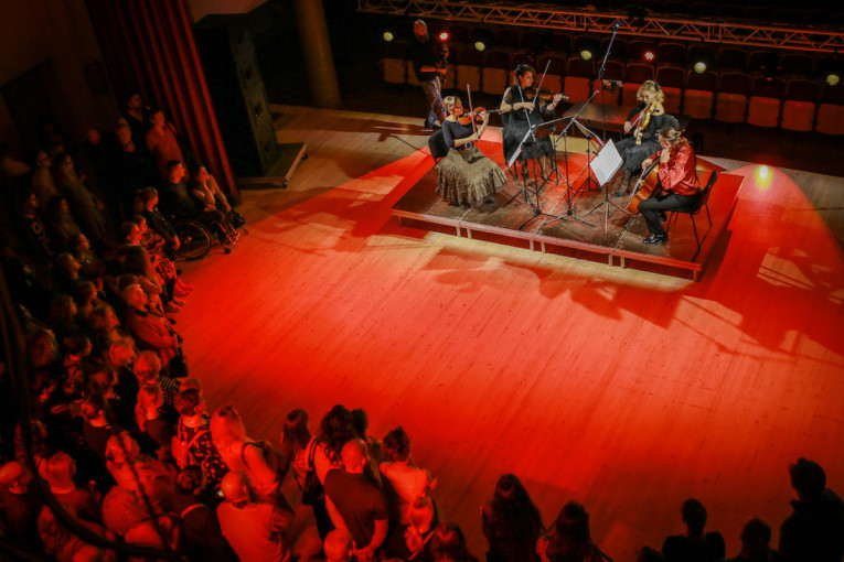 Klaipėdos kamerinio orkestro programoje – įvairių muzikos stilių instaliaciniai performansai