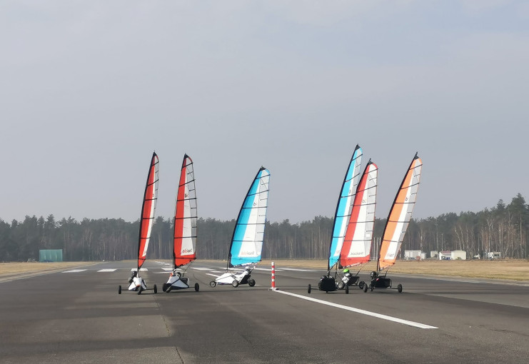 Buriuotojai Pasaulio čempionatui ruošėsi Nidos aerodrome