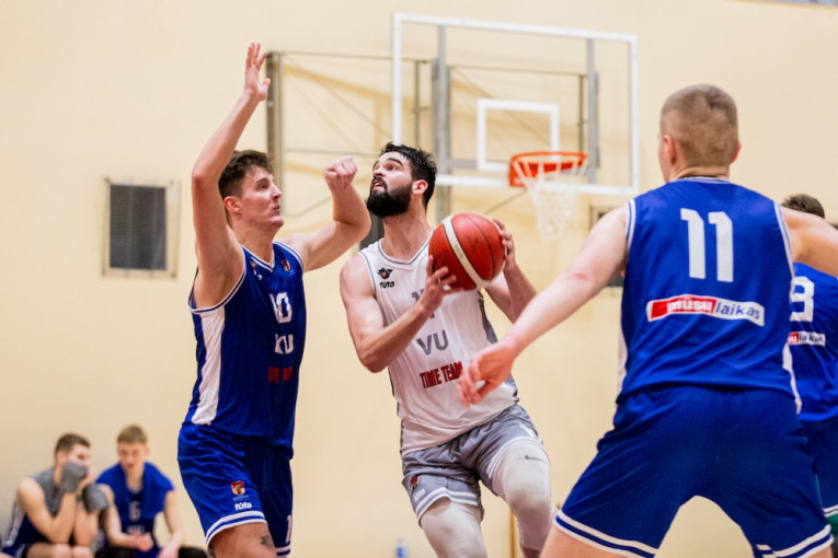 Žinomos LSKL pusfinalio poros:  čempionams svilo padai ir per paskutinį kėlinį sukratė net 45 taškus