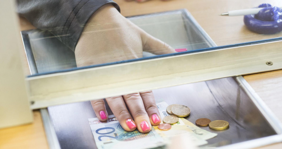 Lietuvos paštas: nuo lapkričio 1 d. atsiskaitymams grynaisiais pinigais bus taikomas ribojimas