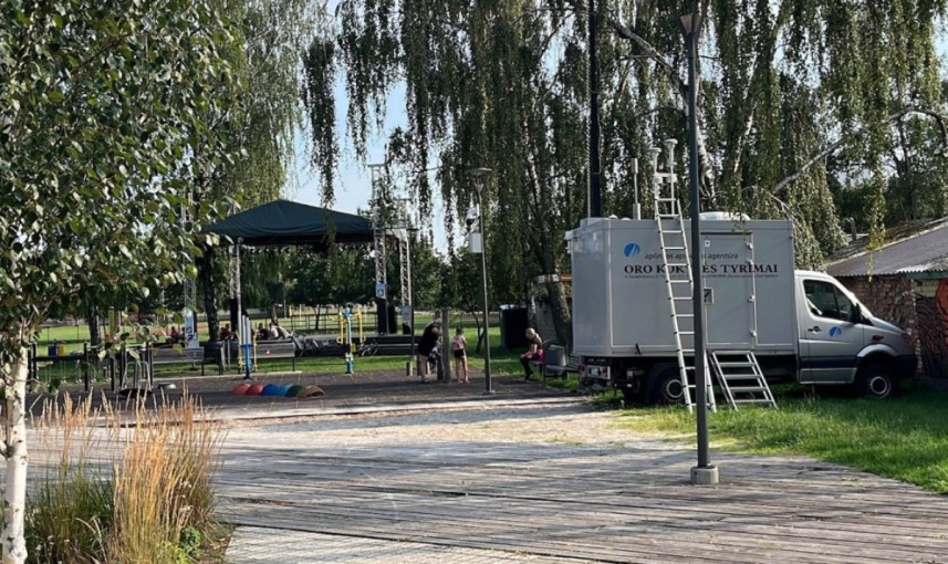 Mobiliosios oro kokybės tyrimų stotys išvyko į Šilutę ir Nidą