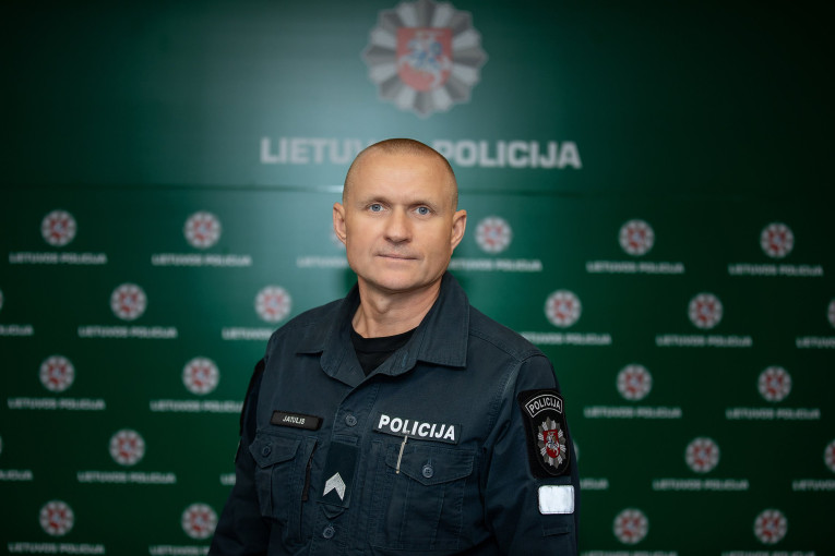 Beveik 36 metus trunkančios tarnybos policijoje krikštą pareigūnas Virginijus Jatulis patyrė per Sausio 13-osios įvykius