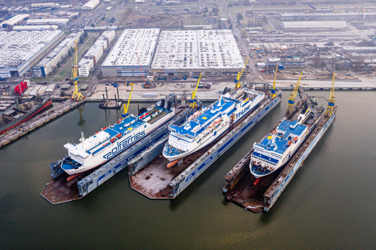 „Vakarų laivų gamykloje“ darbą pradėjo antrasis „Panamax“ tipo laivų remontui skirtas dokas