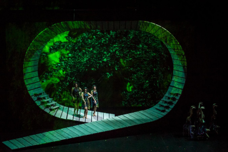 Į muzikinio teatro repertuaro kūrimą sėkmingai įsilieja ir tolimų užsienio šalių menininkai