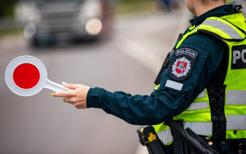 Reaguodami į gyventojų skundus Klaipėdos policininkai Melnragėje vykdė reidą