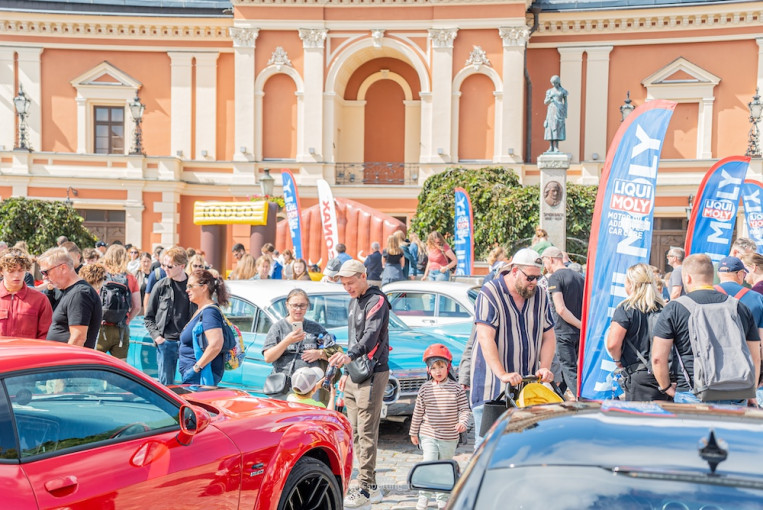 Teatro aikštėje nuaidėjo pirmasis „AMERICAN MOTOR FEST 2026“: Amerikietiškos dvasios šventė pavyko su trenksmu!