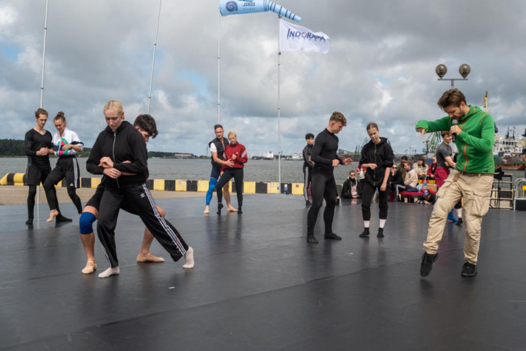 „Sapnai ir kaktusai“: grįžta „Fausto“ choreografas Robert Bondara