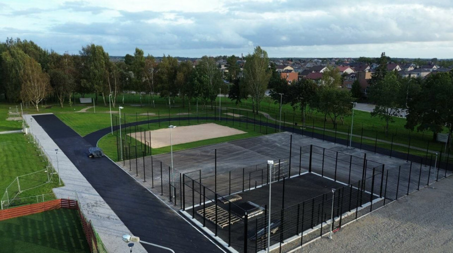 Nuo mažojo teniso iki basų kojų tako: Gargžduose kyla unikali sporto erdvė