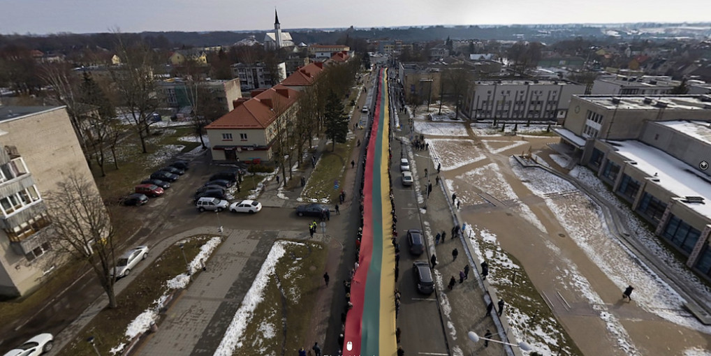 Kovo 11-ąją per Gargždų miestą nusidrieks 250 metrų Lietuvos trispalvė