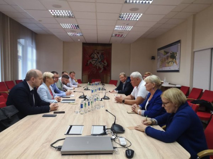 Aptarta ukrainiečių mokyklos steigimo situacija