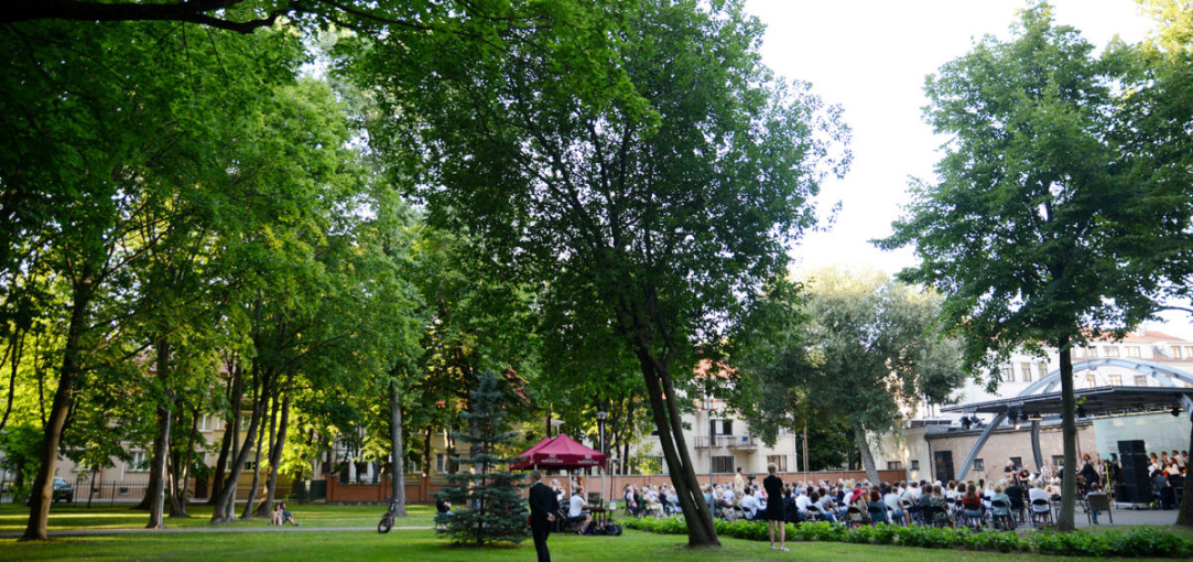 Artėja vasaros koncertų ciklo startas parke prie Klaipėdos koncertų salės