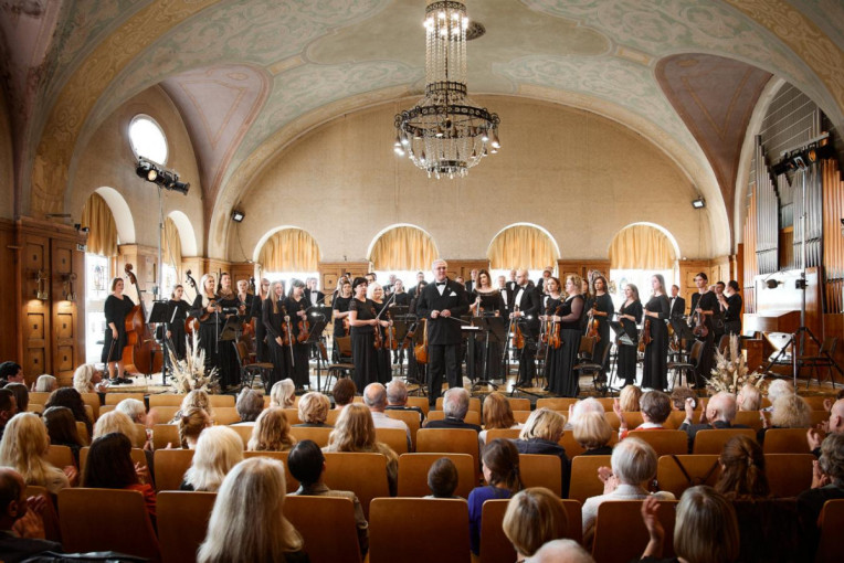 Klaipėdos valstybinio muzikinio teatro sezono pradžiai - lyg brangakmenis nugludintas simfoninės muzikos koncertas
