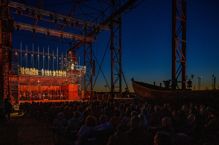 Žiūrovų patogumui -  Klaipėdos festivalio bilietas!