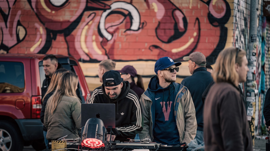 Klaipėdoje – nemokamas gatvės kultūros renginys „Artojo Graffiti Jam“: hiphopas, šokiai ir grafičiai vienoje erdvėje