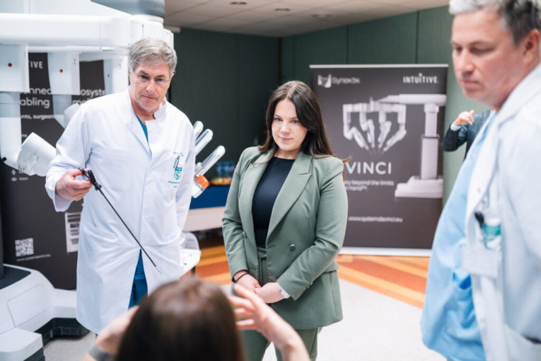 Respublikinėje Klaipėdos ligoninėje išbandyta robotinė „Da-Vinci“ sistema