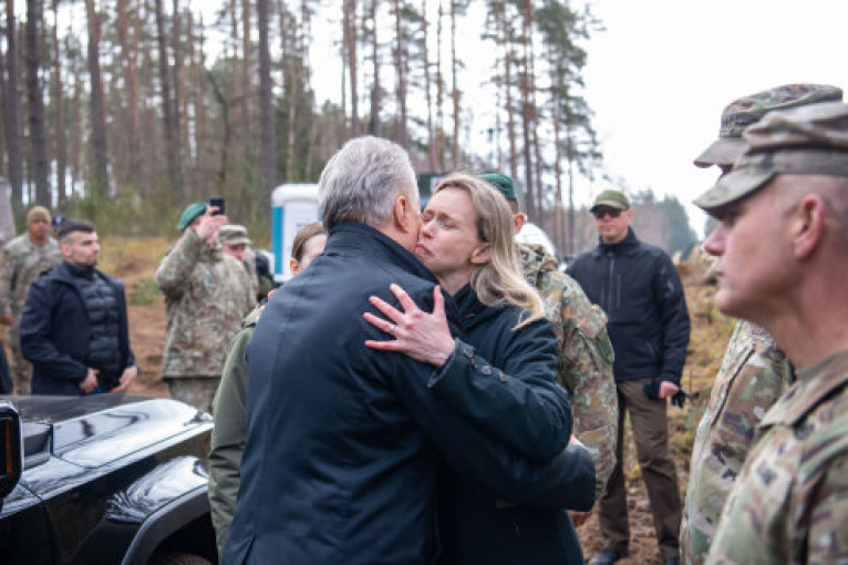 Prezidentas Pabradėje: mano mintys ir širdis su ieškomų JAV karių artimaisiais