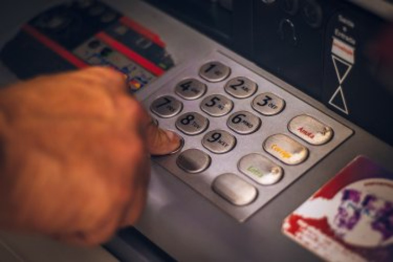 Klaipėdoje prieš teismą stos iš bankomatų pinigus vogęs vyras