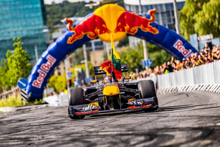 „Formulės“ gerbėjams gerai žinomas „Red Bull Showrun“ liepos 26 d. vyks Klaipėdoje