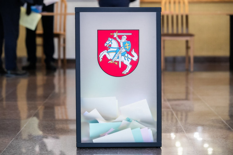 Iki Konstitucijos pataisos, kuri įteisins tiesioginius merų rinkimus, – vienas balsavimas