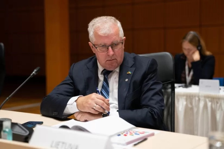 Arvydas Anušauskas priėmė sprendimą trauktis iš krašto apsaugos ministro pareigų