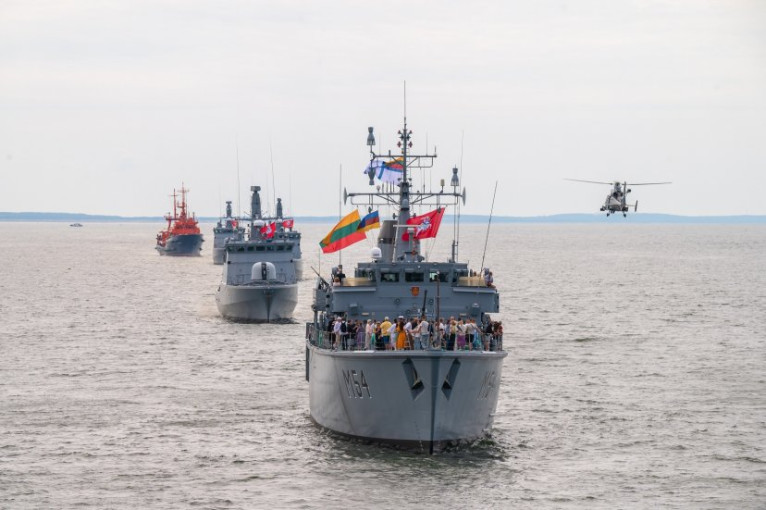 Karinių jūrų pajėgų laivuose vėl tarnaus karo prievolininkai