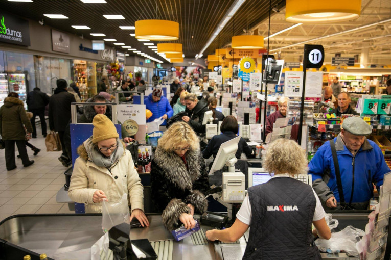 „Maxima“ informuoja apie parduotuvių darbo laiko pokyčius šventiniu periodu