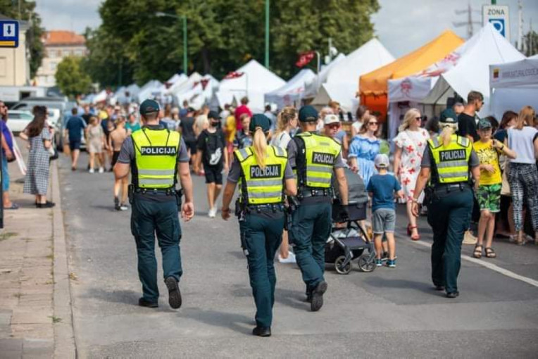 Jūros šventės saugumui ypatingą dėmesį skyrusi policija džiaugiasi - pirmoji para praėjo ramiai