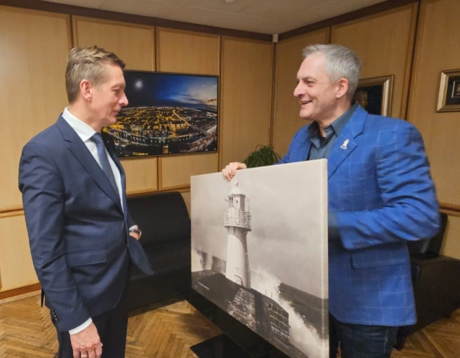 Klaipėdos miesto vėliava – Švyturių metų iniciatoriui