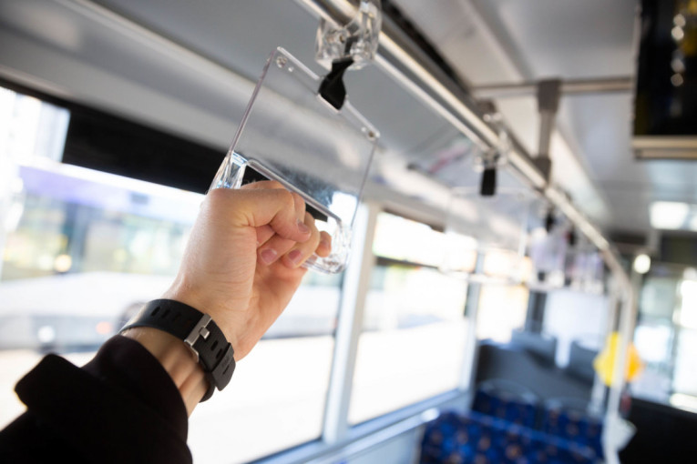 Atšauktas reikalavimas autobusuose privalomai dėvėti veido kaukes
