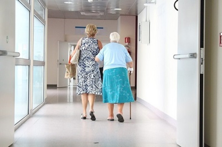 Naujai pasiskiepiję senoliai galės gauti vienkartinę išmoką