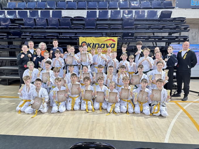 Lietuvos vaikų čempionate sporto klubo „Okinava“ auklėtiniai iš viso iškovojo 23 medalius.