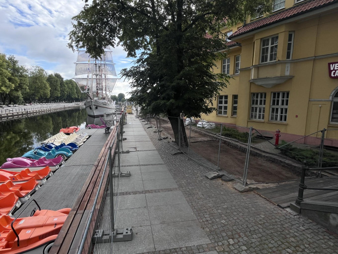 Remontuojama krantinė ir skveras šalia „Meridiano“