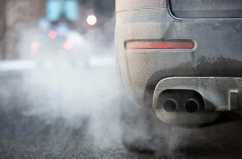 Seimas pritarė išimčiai, kuri leis nemokėti automobilių taršos mokesčio