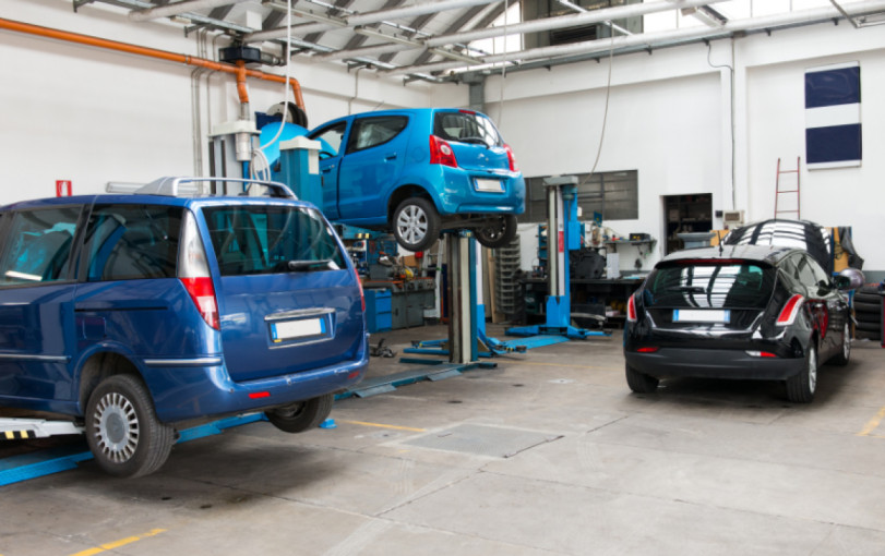 „Garažiukas“: aplinkosaugininkai vasarį tikrina garažuose automobilių remontu užsiimančius asmenis