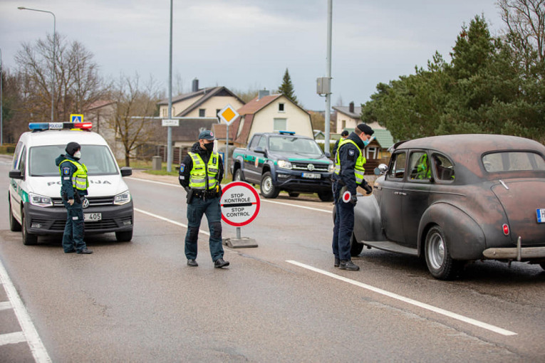 Velykų sekmadienį tūkstančiai patikrintų automobilių  ir visa gausybė nuobaudų